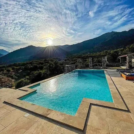 Maison En Pierre Corse Avec Vue Proche Des Gorges De L'asco Entre Montagne Et Piscine * Moltifao