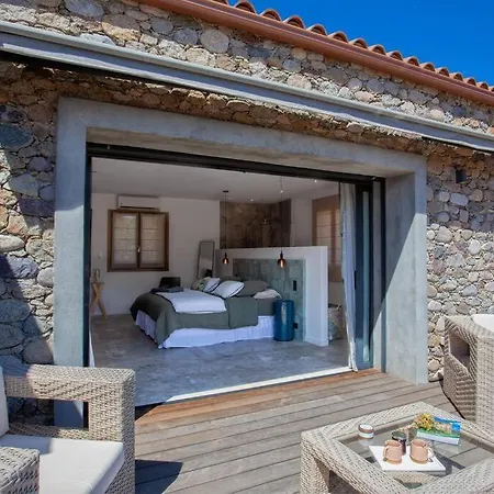 Maison En Pierre Corse Avec Vue Proche Des Gorges De L'asco Entre Montagne Et Piscine