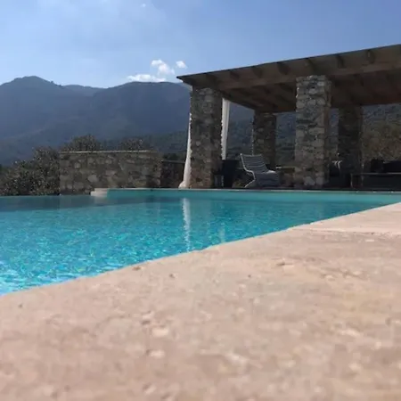 Maison En Pierre Corse Avec Vue Proche Des Gorges De L'asco Entre Montagne Et Piscine 别墅