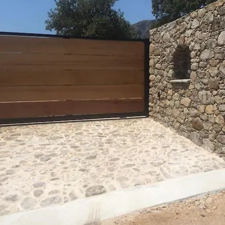 Maison En Pierre Corse Avec Vue Proche Des Gorges De L'asco Entre Montagne Et Piscine Moltifao