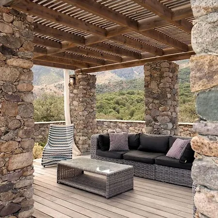 Maison En Pierre Corse Avec Vue Proche Des Gorges De L'asco Entre Montagne Et Piscine *