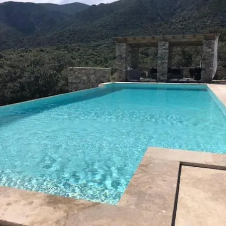 Maison En Pierre Corse Avec Vue Proche Des Gorges De L'asco Entre Montagne Et Piscine *