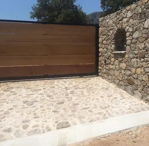 Maison En Pierre Corse Avec Vue Proche Des Gorges De L'asco Entre Montagne Et Piscine Moltifao