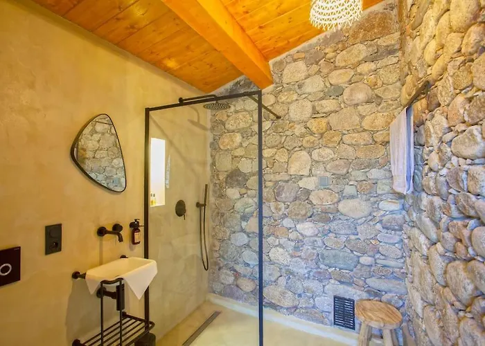 Maison En Pierre Corse Avec Vue Proche Des Gorges De L'asco Entre Montagne Et Piscine Vila *