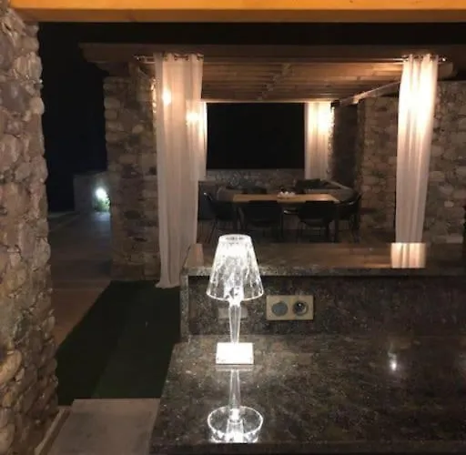 Maison En Pierre Corse Avec Vue Proche Des Gorges De L'asco Entre Montagne Et Piscine